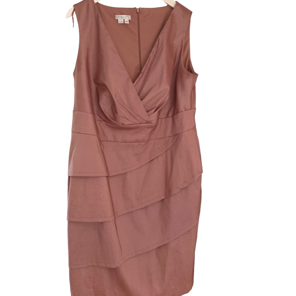 Elegant Sleeveless Layered Dress